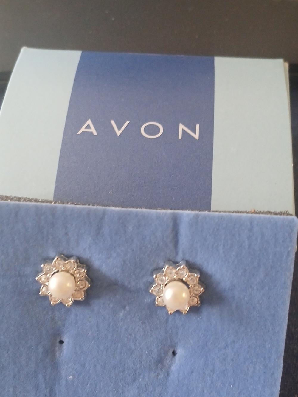 Avon Silver Floral Pearl Stud Earrings - 6/26 Home White